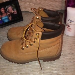 Size 5 youth timberlands